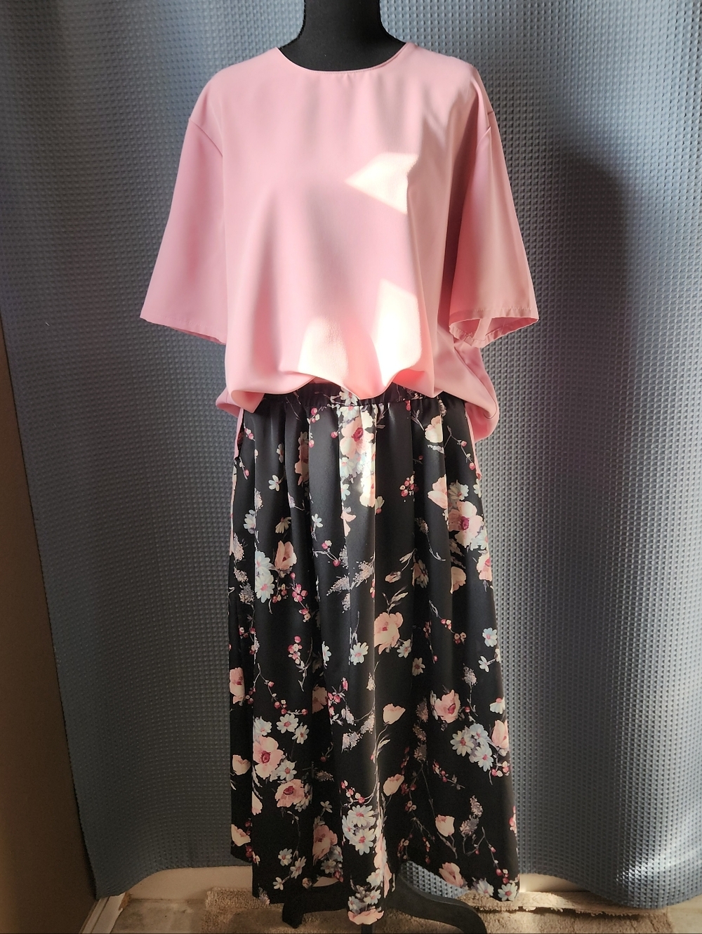 Pink Lori Of California By AM Casuals Blouse W/ Anthony Richards Floral Skirt